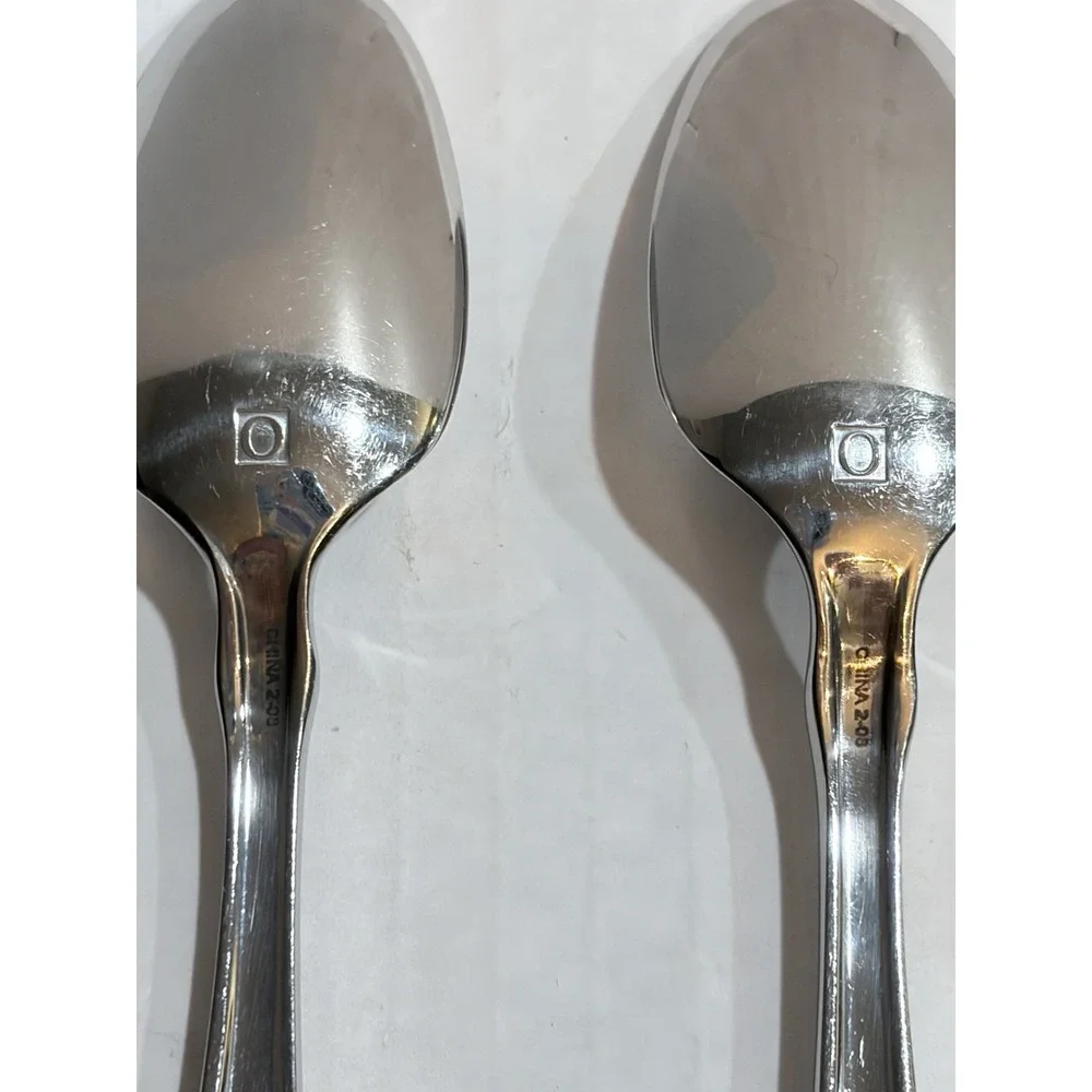 Oneida 18/10 Stainless Steel Spoons Solid Handle Glossy Silver Set of 2